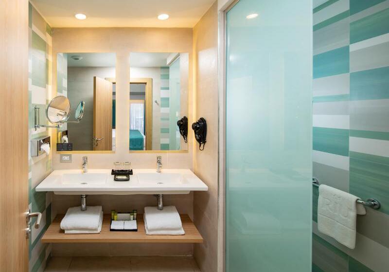 غرفة بريميوم, The Anza  A Calabasas