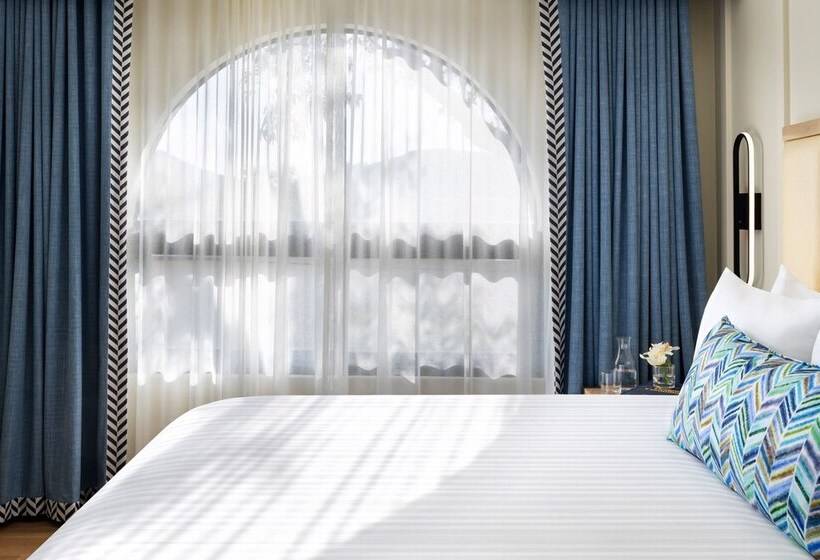 جناح 3 غرف نوم, The Anza  A Calabasas