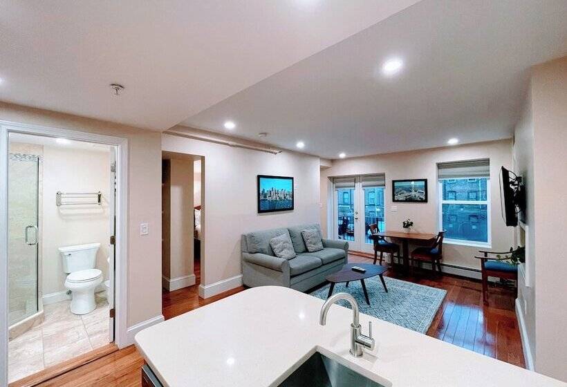 套房, Copley House