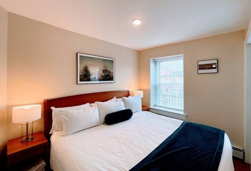 スイート, Copley House