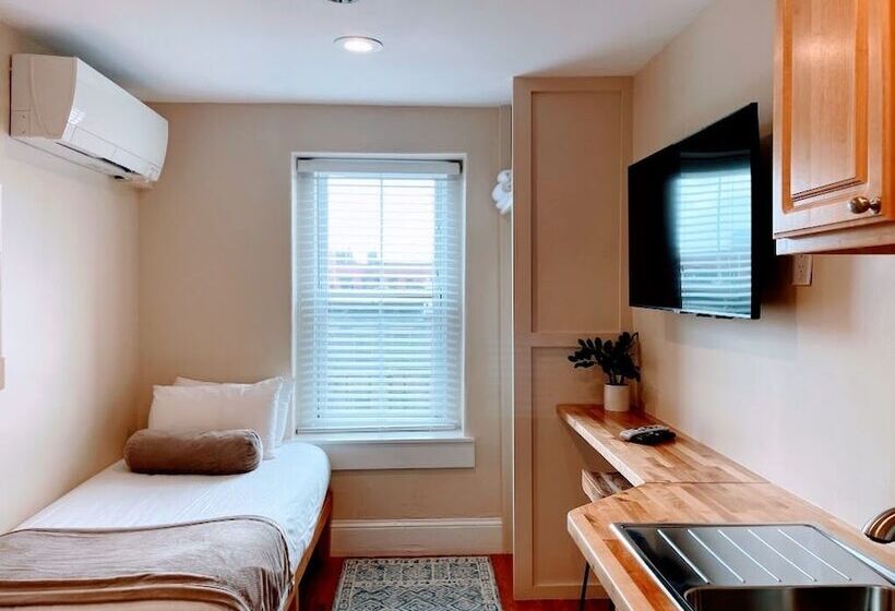 スタンダードルーム, Copley House