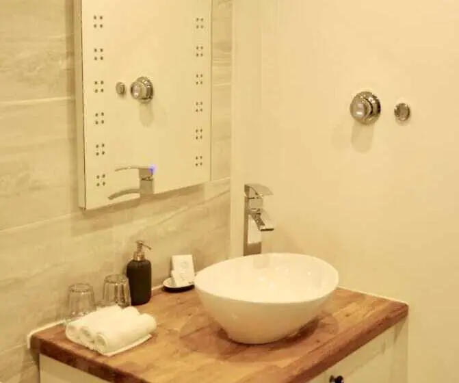 レイクビューデラックスルーム, Thewaterfrontlodges