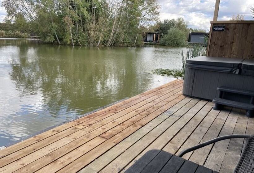 高级两卧套房, Thewaterfrontlodges