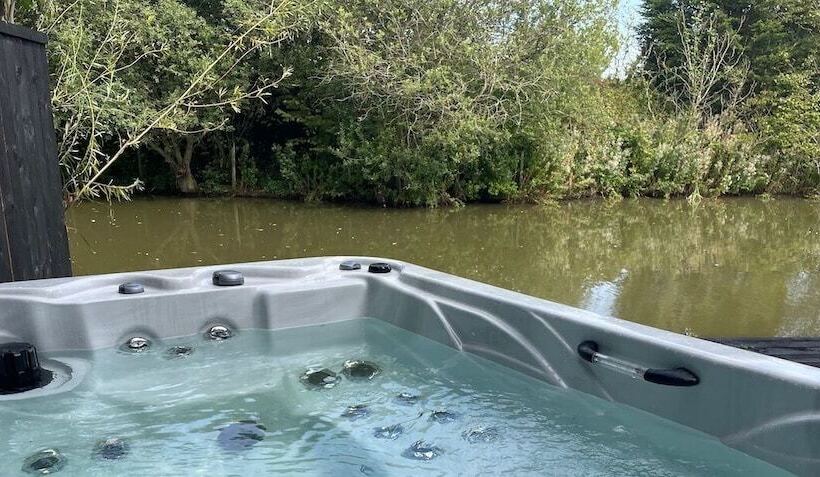 带河湖景观的高品质房间, Thewaterfrontlodges