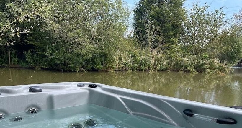 带河湖景观的高品质房间, Thewaterfrontlodges