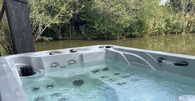 带河湖景观的高品质房间, Thewaterfrontlodges