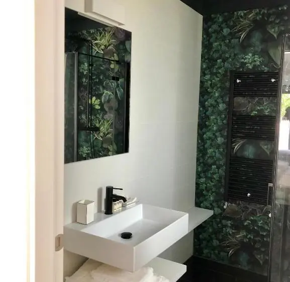 اتاق استاندارد سه نفره, Sunrise Rooms