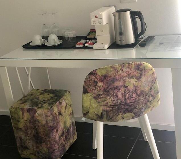 Номер Стандарт с Балконом, Sunrise Rooms