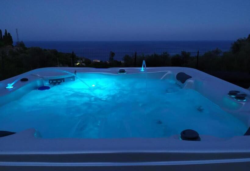 メゾネットスイート, Casal Trinacria