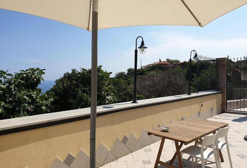 ファミリーステューディオ, Casal Trinacria