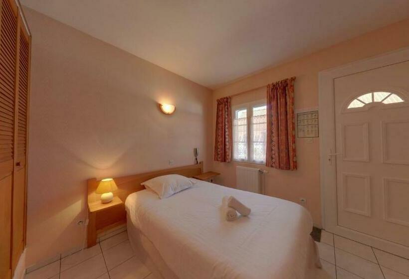 Номер Стандарт Индивидуальный, Logis   Hôtel & Restaurant L Envie Des Mets