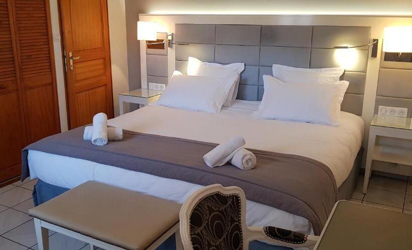 Номер Стандарт, Logis   Hôtel & Restaurant L Envie Des Mets