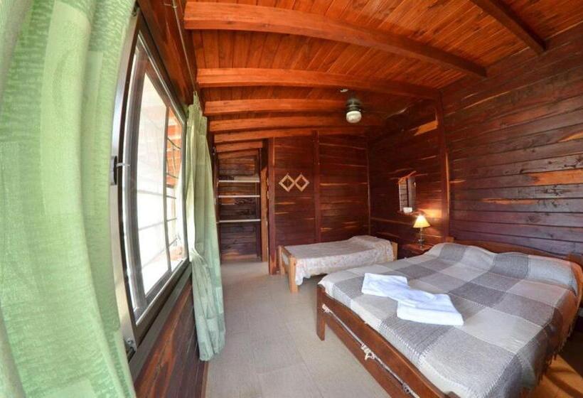 חדר קומפורט לשלושה, Posada Del Tata