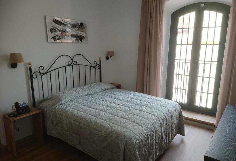 Номер Deluxe, Jardi De Pedra