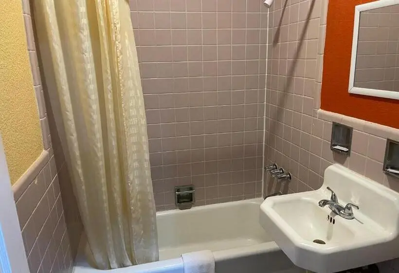 デラックスルーム, Kenwood Court Motel