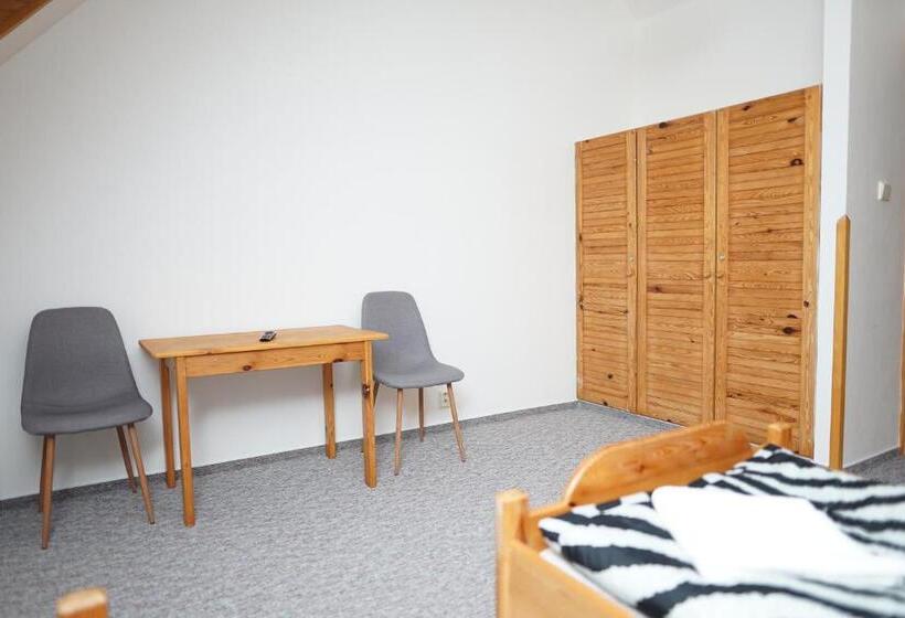 Standard-huone Puutarhanäkymä, Penzion Terasa, Bed & Breakfast