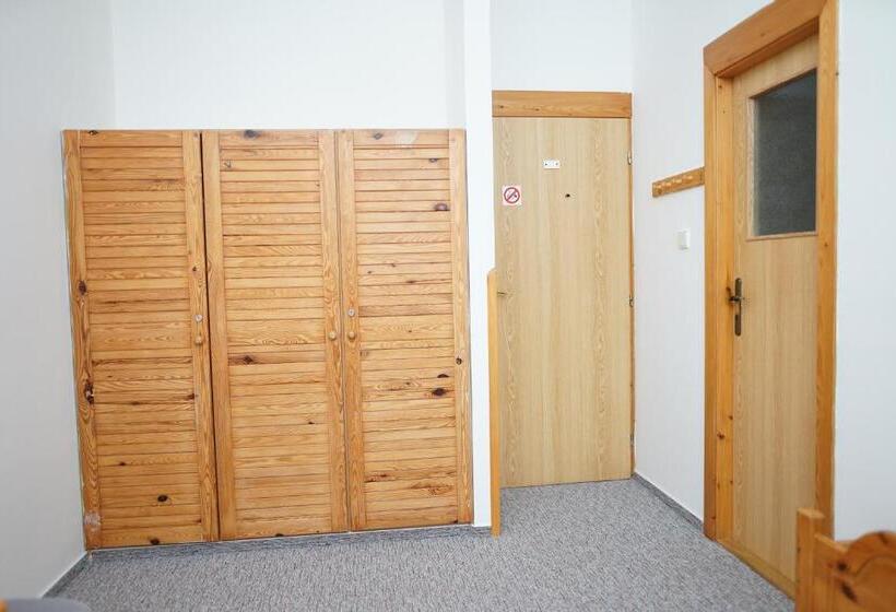 Standard Kolmen Hengen Huone, Penzion Terasa, Bed & Breakfast