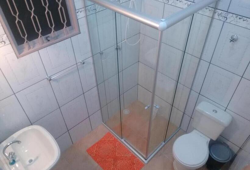 Familie Værelse, Pousada Deus é Fiel