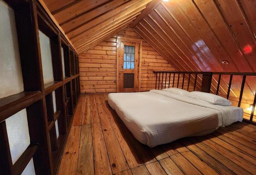 کلبه ییلاقی, The Chalets Naldehra