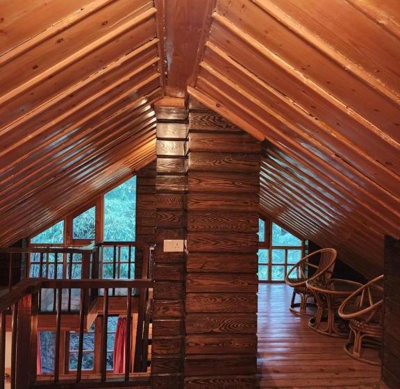 کلبه ییلاقی, The Chalets Naldehra