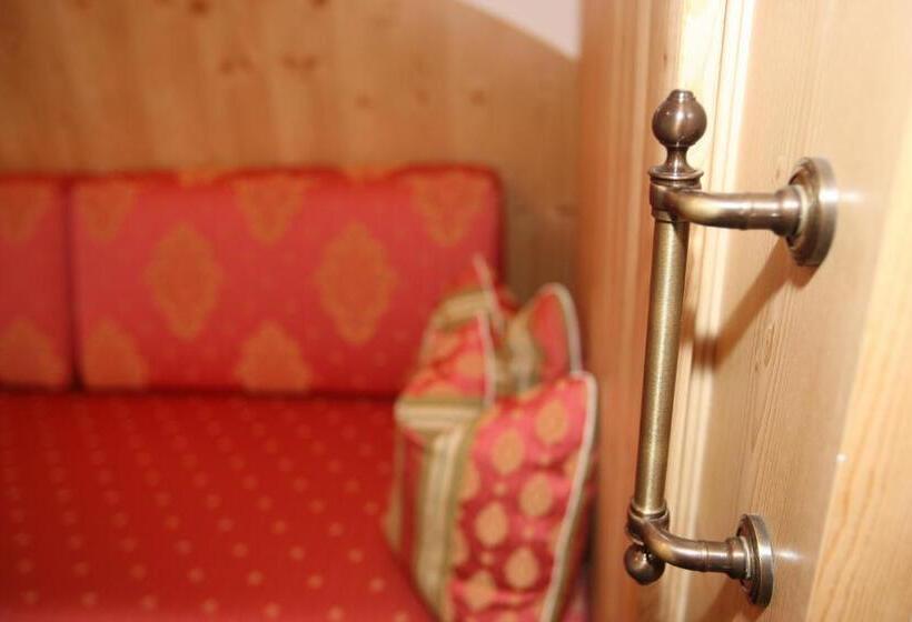 Comfort studio with balcony, Alpenkönig