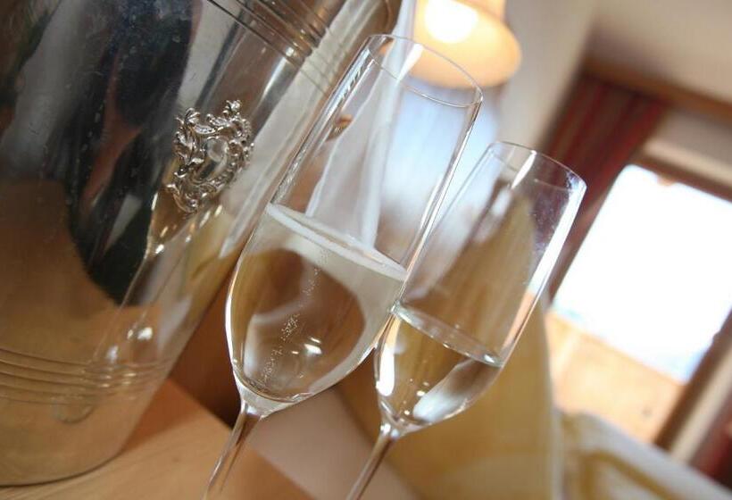 Comfort studio with balcony, Alpenkönig