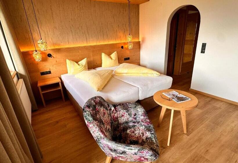 Comfort room with balcony, Alpenkönig