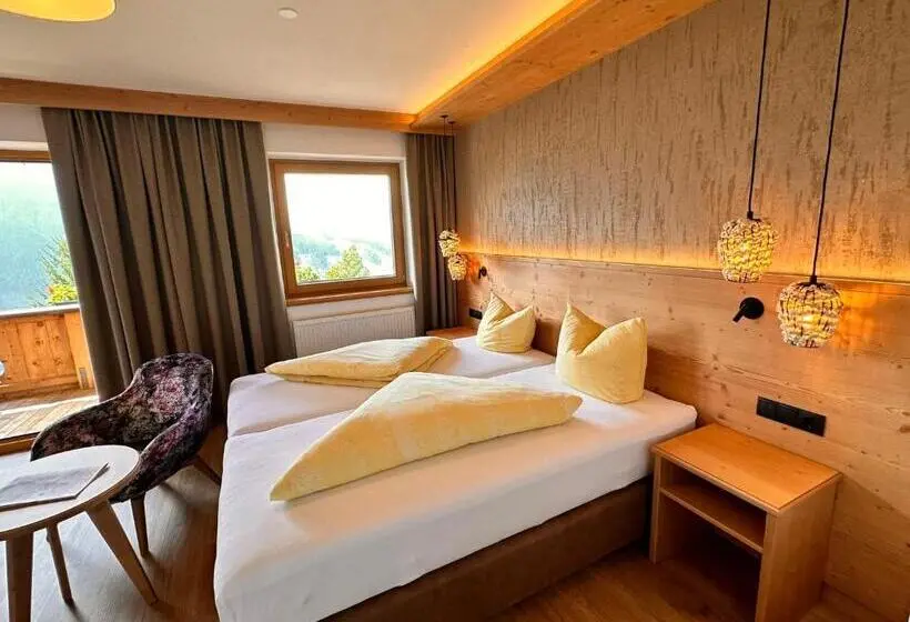 Comfort room with balcony, Alpenkönig