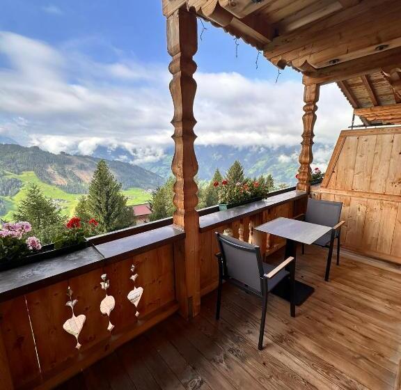 Comfort room with balcony, Alpenkönig