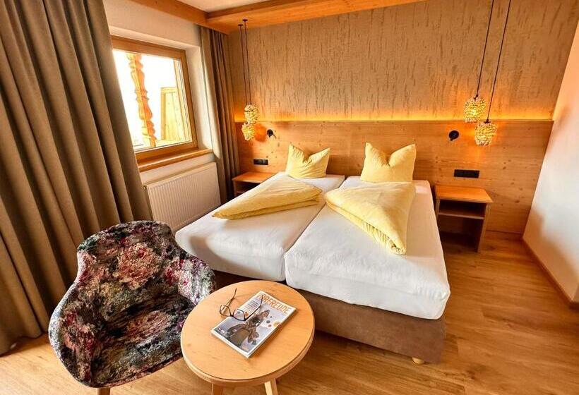 Comfort room with balcony, Alpenkönig