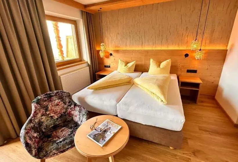 Comfort room with balcony, Alpenkönig