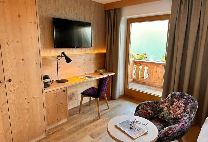 Comfort room with balcony, Alpenkönig