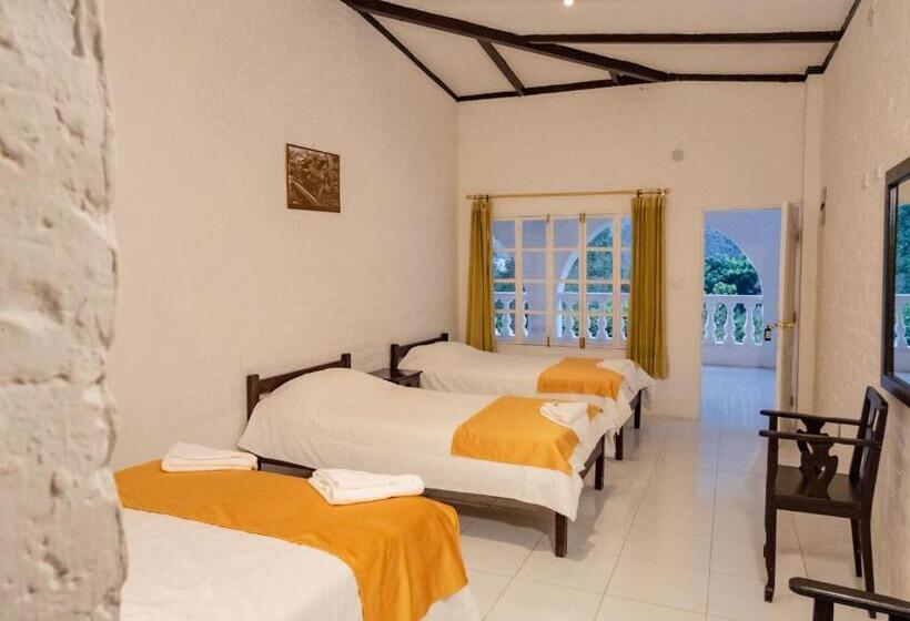 اتاق استاندارد سه نفره, Hostería La Eterna Primavera