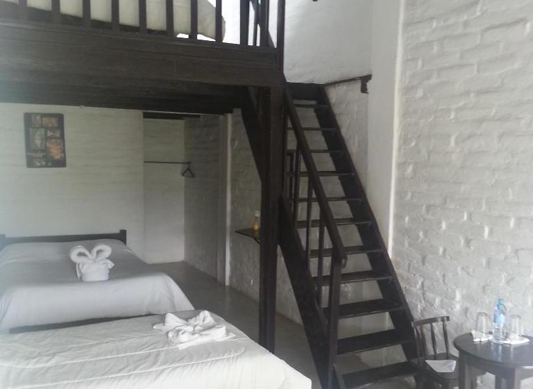 اتاق خانوادگی, Hostería La Eterna Primavera