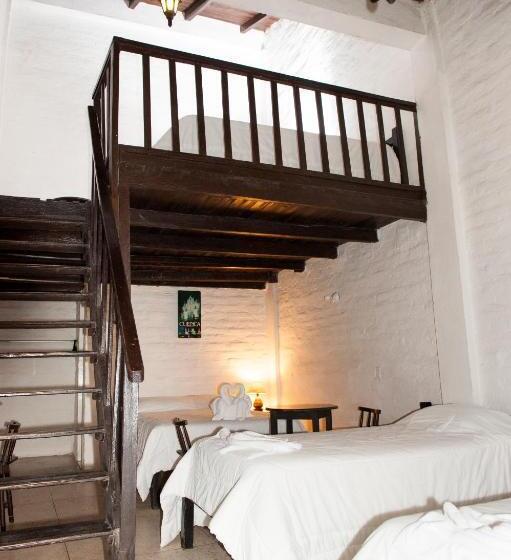 اتاق خانوادگی, Hostería La Eterna Primavera