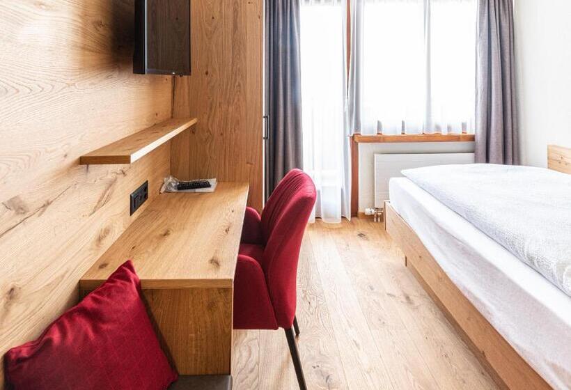 اتاق استاندارد یک نفره, Restaurant Silbersand