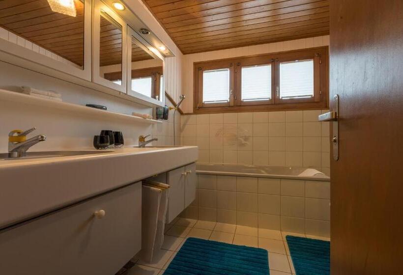 اتاق خانوادگی, Restaurant Silbersand