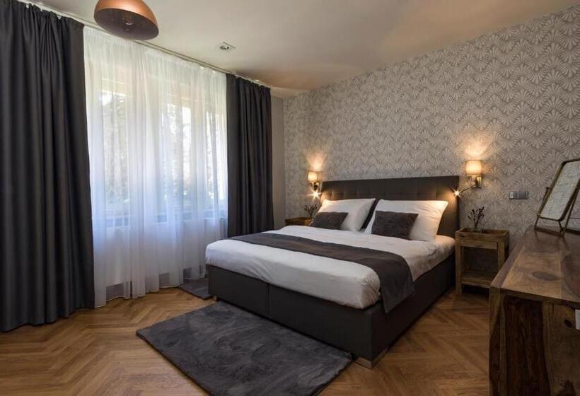 Полулюкс Одноместный с Террасой, Areal Botanika