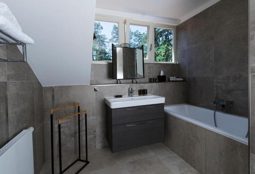 Люкс Deluxe Кровать Кинг, Areal Botanika