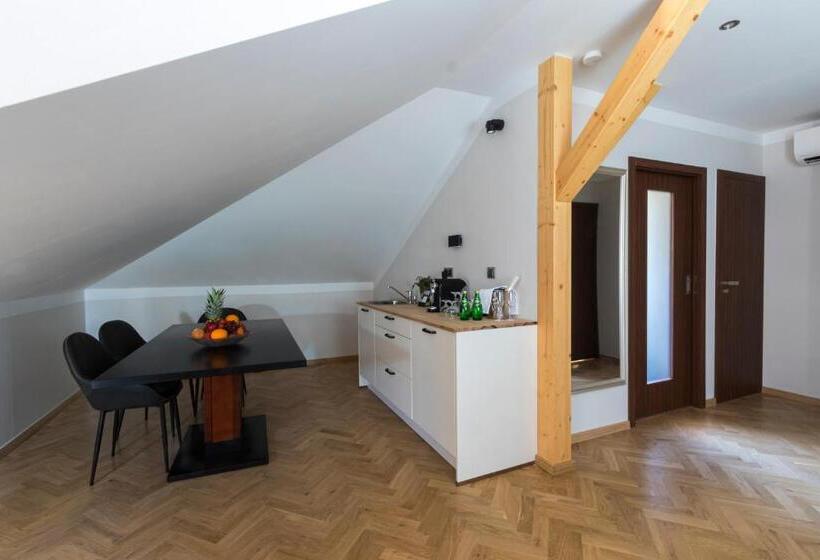 Люкс Deluxe Кровать Кинг, Areal Botanika