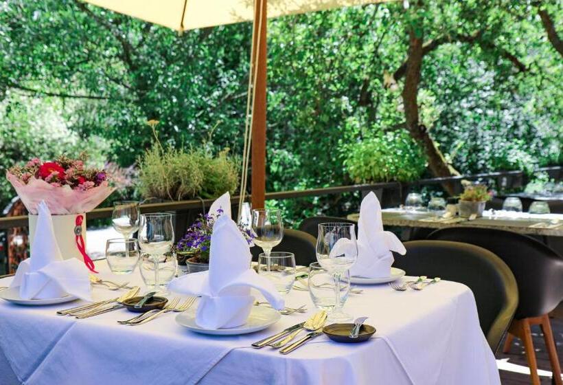 Люкс Deluxe Кровать Кинг, Areal Botanika