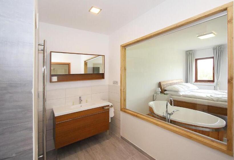 Номер Стандарт, Areal Botanika