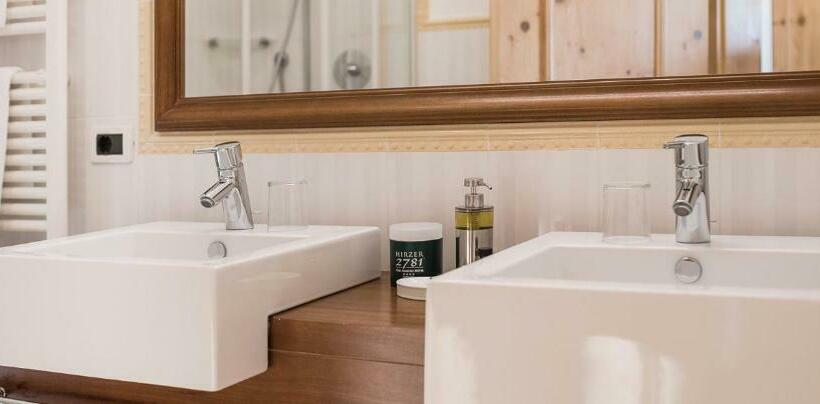 带阳台套房, Hirzer 2781