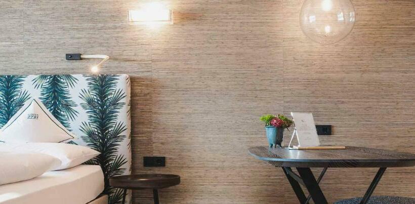 豪华套房, Hirzer 2781