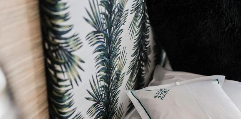 标准间, Hirzer 2781