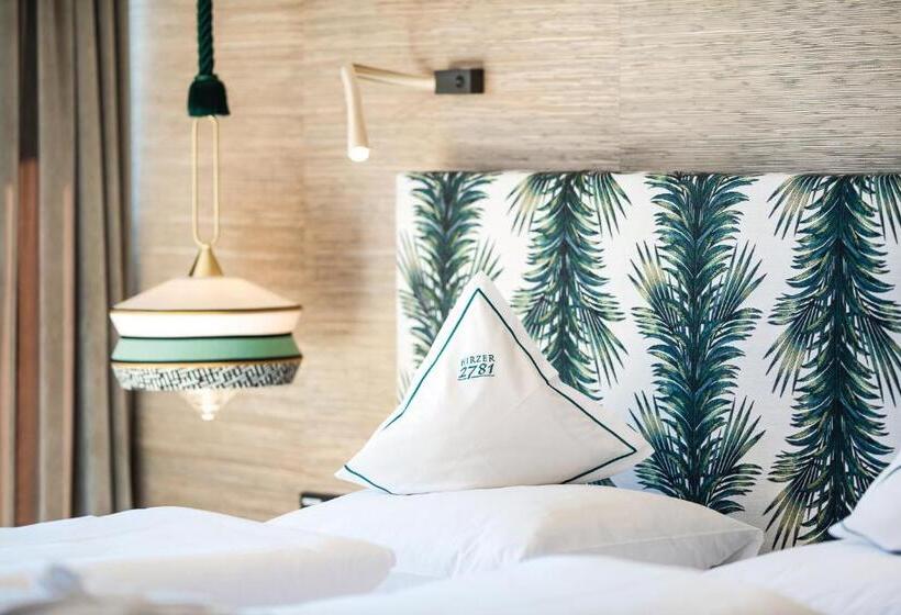 高级套房, Hirzer 2781