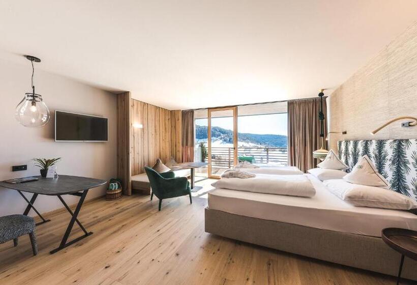 高级套房, Hirzer 2781