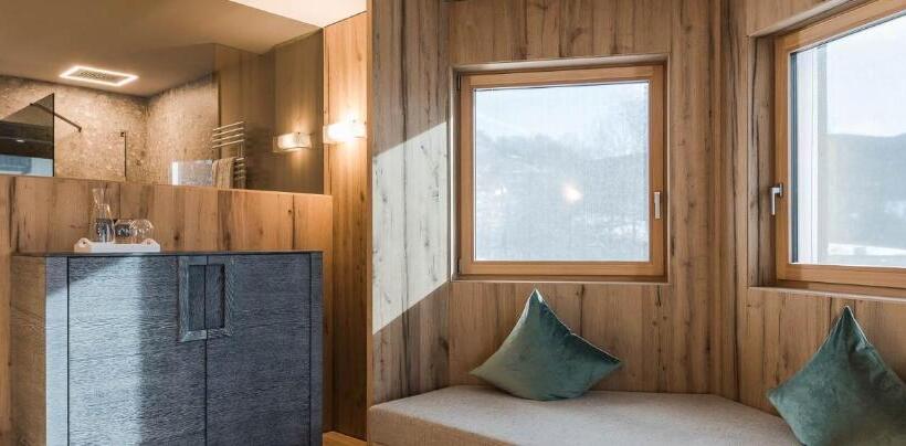 豪华套房, Hirzer 2781