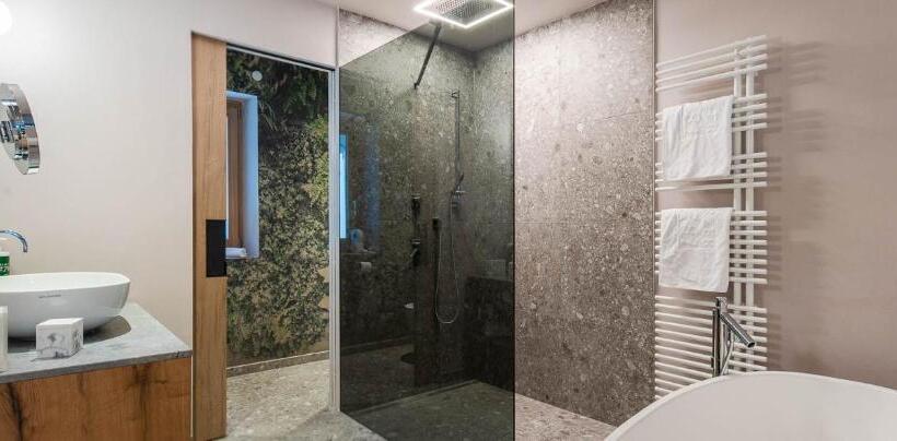 豪华套房, Hirzer 2781