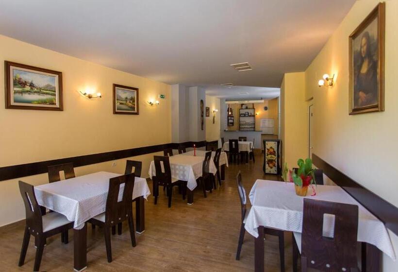 וילה עם חדר שינה אחד ובריכת שחיה, Hera Guest House